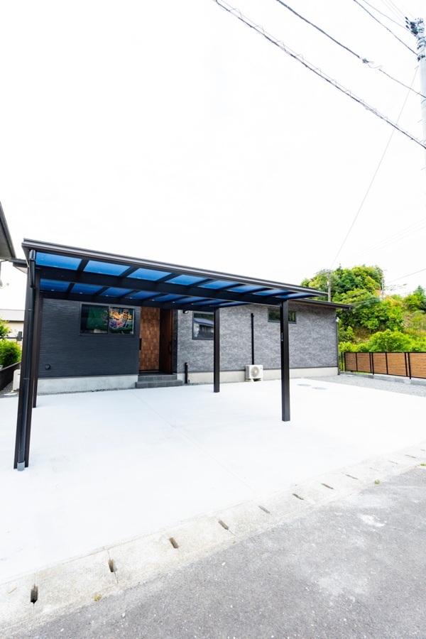 家族の中心に庭がある“コの字”のおうち｜四万十市