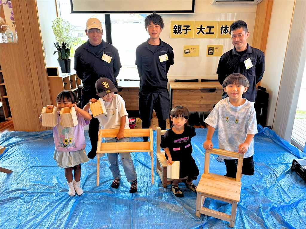 午後の部、集合写真｜親子大工体験