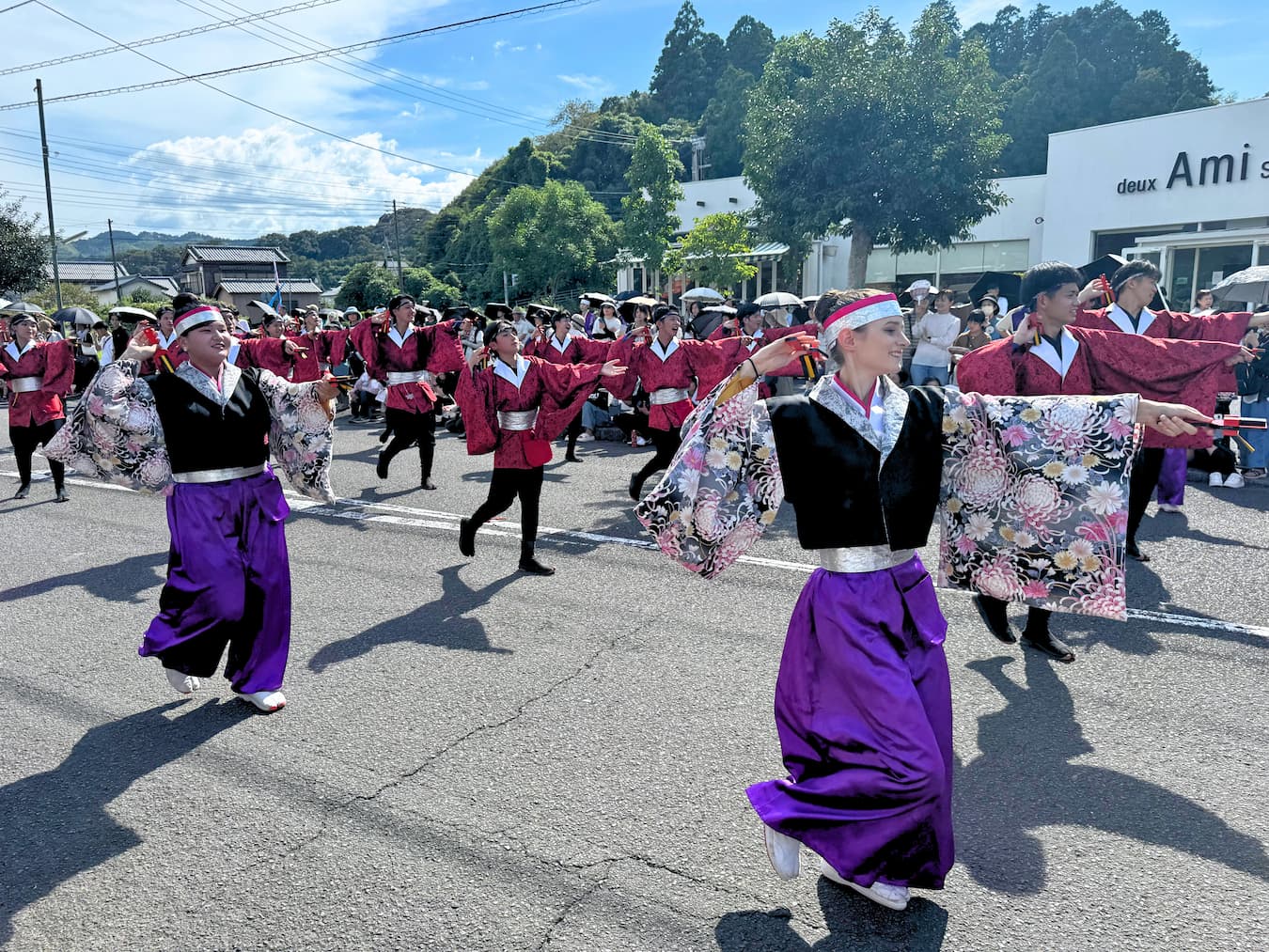 よさこい四万十で踊る祭屋よさこい踊り子隊