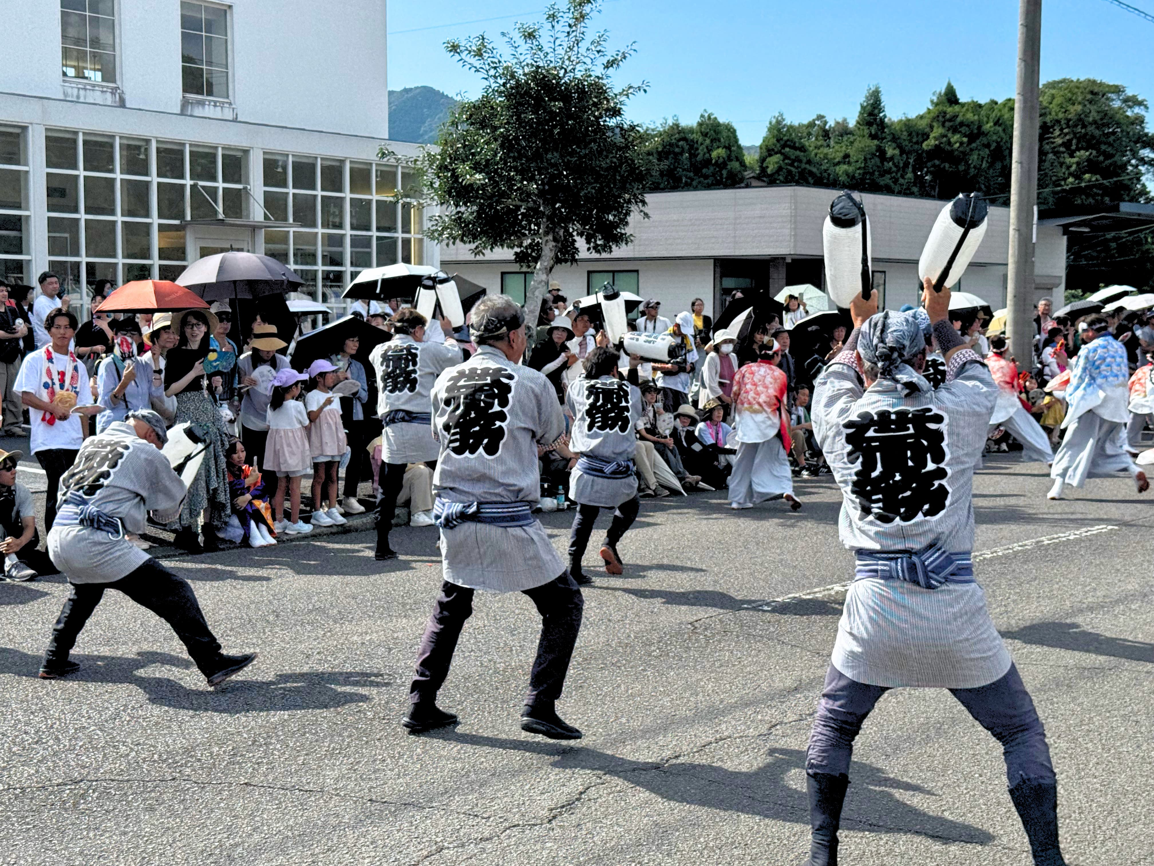 よさこい四万十で踊る帯屋町筋